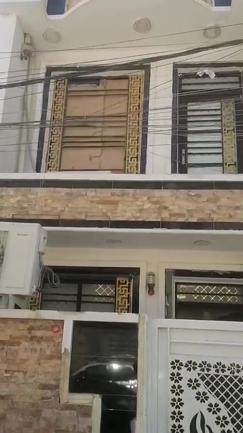 السلام عليكم بيت للبيع في الهياكل العمداء 75 متر الواجهه اربعه الاربع والنزال 20 طابقين يحتوي على حمامين واستقبال وثلاثه غرف نوم ومطبخ قريب ع شارع 60
للاستفسار الاتصال ع صاحب الدار ع الرقم *********** غير متواجد ع الفيس الاتصال مباشر ع هذا الرقم
السلام عليكم بيت للبيع في الهياكل العمداء 75 متر الواجهه اربعه الاربع والنزال 20 طابقين يحتوي على حمامين واستقبال وثلاثه غرف نوم ومطبخ قريب ع شارع 60
