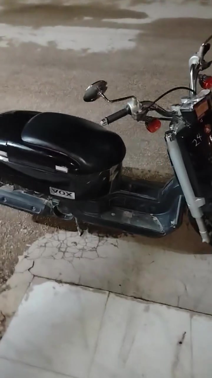 سلام عليكم ورحمة الله
شباب  متاح هاي الدراجه للبيع الي ياخذها كون جناي يعرفها دراجه خدميه كلش كلش  بيناتنا الله كلش خوش دراجه الي تفيده بيه خير ويدلل  اسال عن خواتها  قبل لا تأخذها  وتعال سعرها جوه السوك سعرها ٦٥٠ وبيها مجال حك الجيه  *********** هذا رقمي بيه واتساب واتصل
