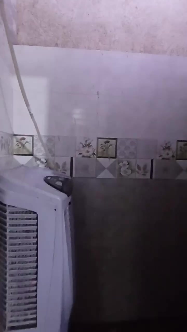 السلام عليكم بيت للبيع مساحته ٩٠ متر طابق واحد بناء طابوق طابو زراعي سند ٢٥ العنوان جسر ديالى الكرغوليه قرب اسواق المسعودي للاستفسار ***********
