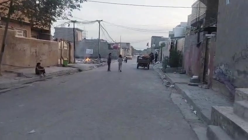 سلام عليكم بيت ١٠٠متر جبه ١٠ونزال ١٠يحتوي على ستقبال ٩في ٤ مطبخ غربي غرفه نوم والطابقةالثاني يحتوي على ٣غرف نوم المكان مقابل شارع ابواحمدنهايه فرع أبو علي مجلس البلدي شارع التحويله كامل الخدمات مجاري تبليط السعر٨٠وبي مجال للشراي للاستفسار رقم ***********
