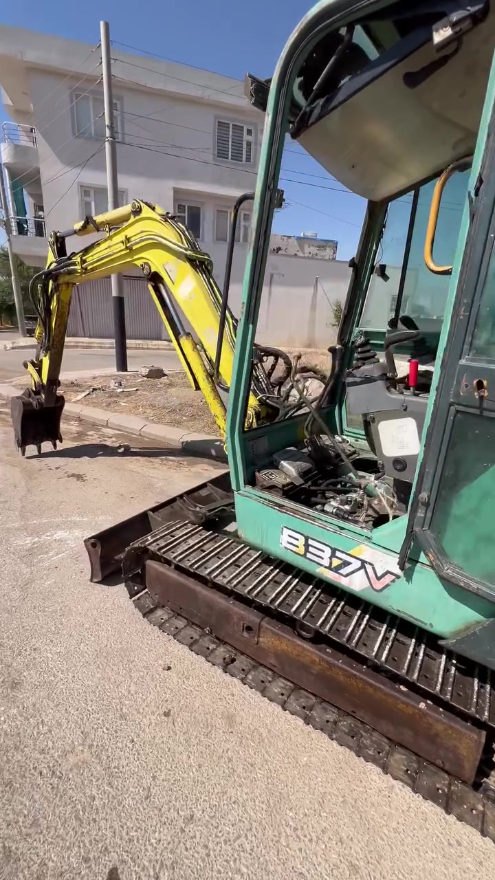 ***********مەنەفیست ٢٠٠٢کامل تەعمیری پەمپو شتی بۆ کراوە مەزبوت
