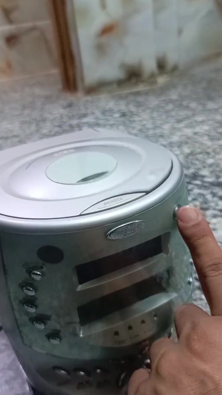 السلام عليكم..للبيع شلعه ..السعر 45 الف.بلاش.كلهن نظيفات وشغالات بغداد الشعب شارع عدن ***********
