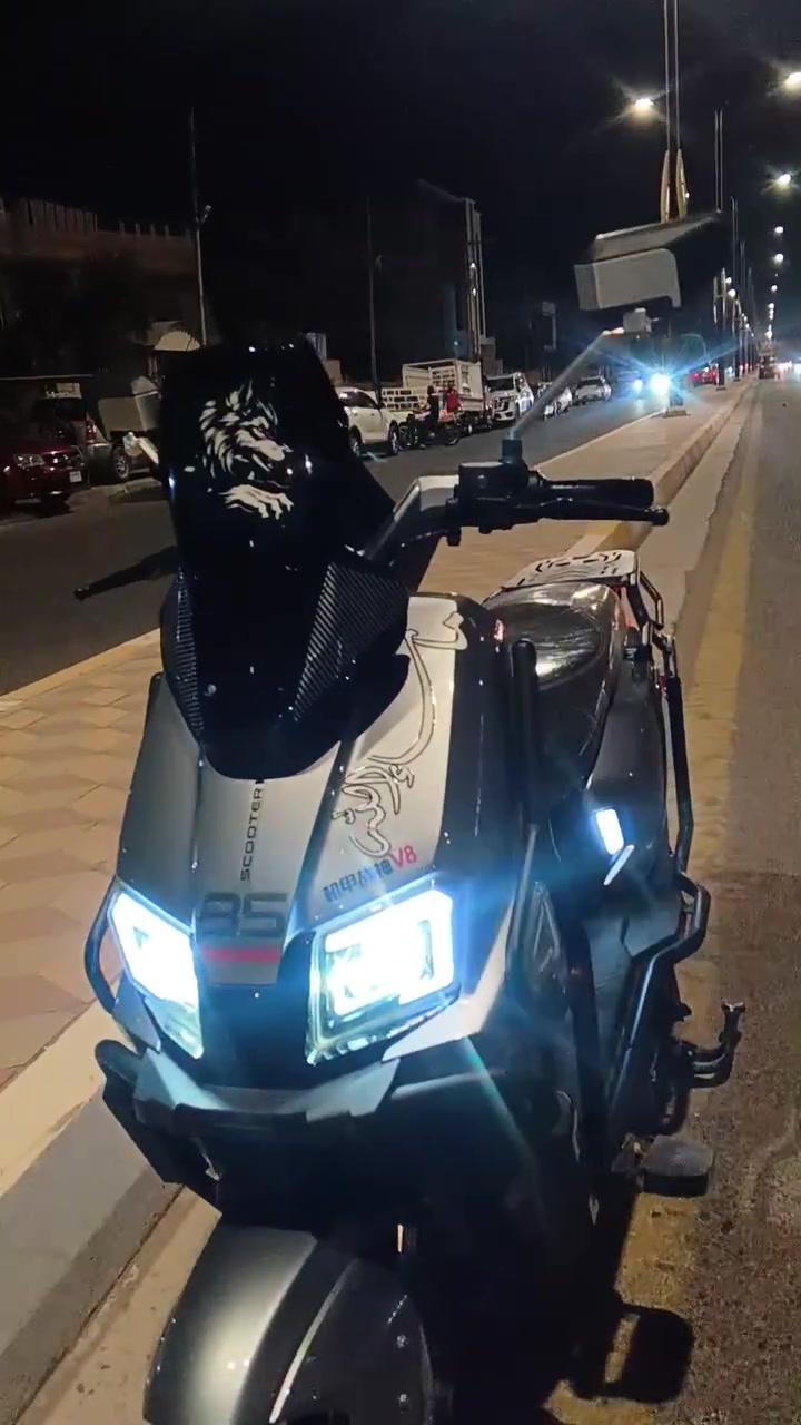 سلام عليكم موطور للبيع موديل 26بعدهه بل جيس مثل مموضح بعدهه بحاله الوكاله سعر ٨٥٠بيهه مجال 
رقم واتساب وانتصال ***********
