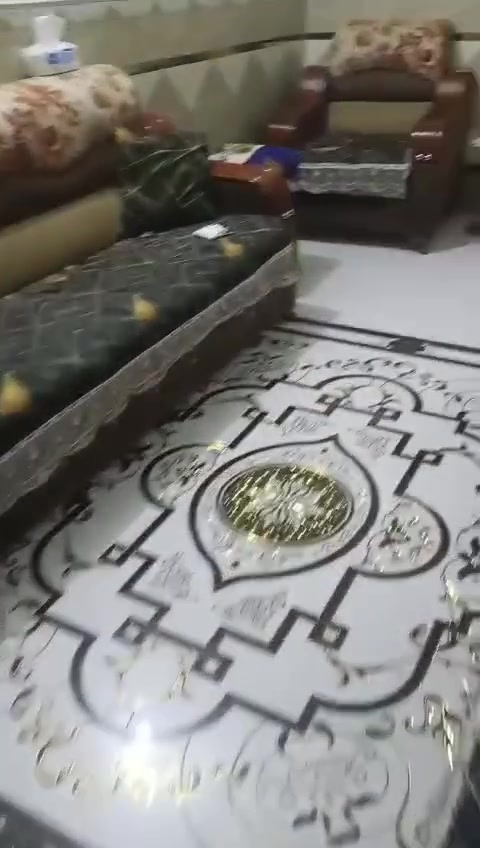 السلام عليكم
بيت 110 م موقع شيشان الثانيه موقعه حلوو
يحتوي على طابقين عكاده نضيف كلش بناء سنه 15 
الاول ستقبال و مطبخ و صاله وغرفه صحيات 2
الثاني غرفتين وصاله وصحيات
السعر 65
***********
