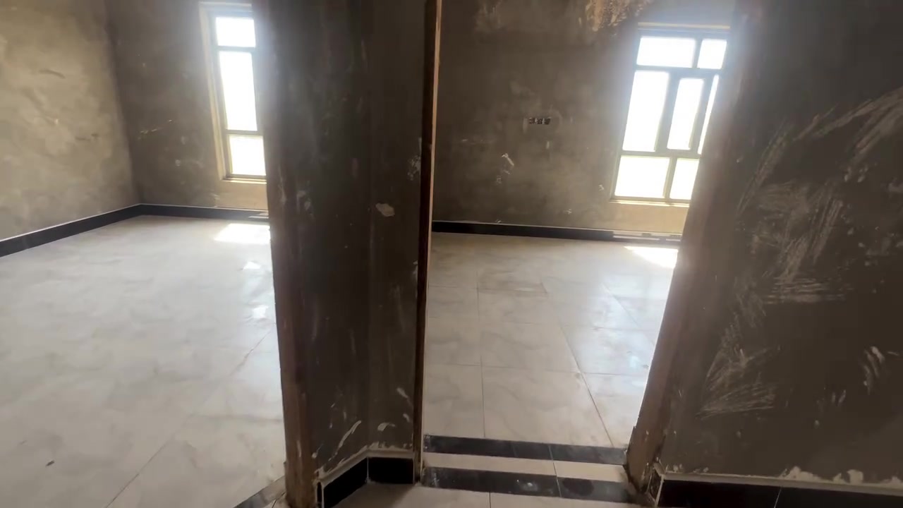 خلفه متفرغ للعمل ***********
