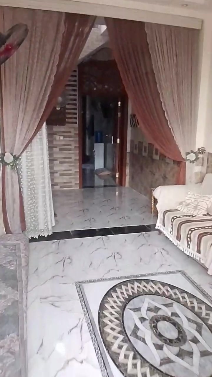 سلام عليكم عندي بيت المساحة 100 متر في حي الاطارات قرب شارع عشرين ثالث بيت عن شارع العام يتكون البيت من طابق واحد ويحتوي على استقبال وصاله ومطبخ وغرفة نوم وصحيات داخلية وخارجية بناء حديث 2021
معروض للبيع علماً ان البيت مطلوب اسكان . جاري العمل على تبليط المنطقة الاستفسار على الرقم صاحب الدار ***********
سلام عليكم عندي بيت المساحة 100 متر في حي الاطارات قرب شارع عشرين ثالث بيت عن شارع العام يتكون البيت من طابق واحد ويحتوي على استقبال وصاله ومطبخ وغرفة نوم وصحيات داخلية وخارجية بناء حديث 2021

