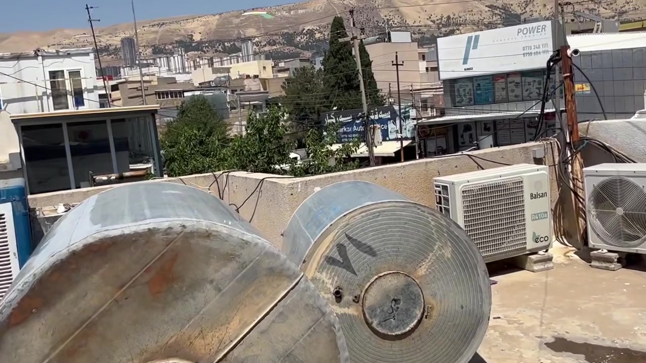 سەروبن کردنی هەموو جۆرە تەنکیە لە شوێنی  خۆیدا پێویست ناکات تەنکێکەت داگریت و تەکلیفێ زیادە و عەزێتت ببێت دەچینە سەربانی ماڵان و ناو باخ بۆ چاک کردنی ***********
