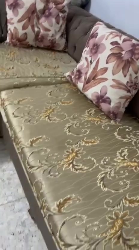 مكلف بلنشر
تخم تركي مودرن 10مقاعد نظيف مكانه حصوه حي الانتصار والي يريده يتصل عله هذا رقم *********** السعر 250وبي مجال
