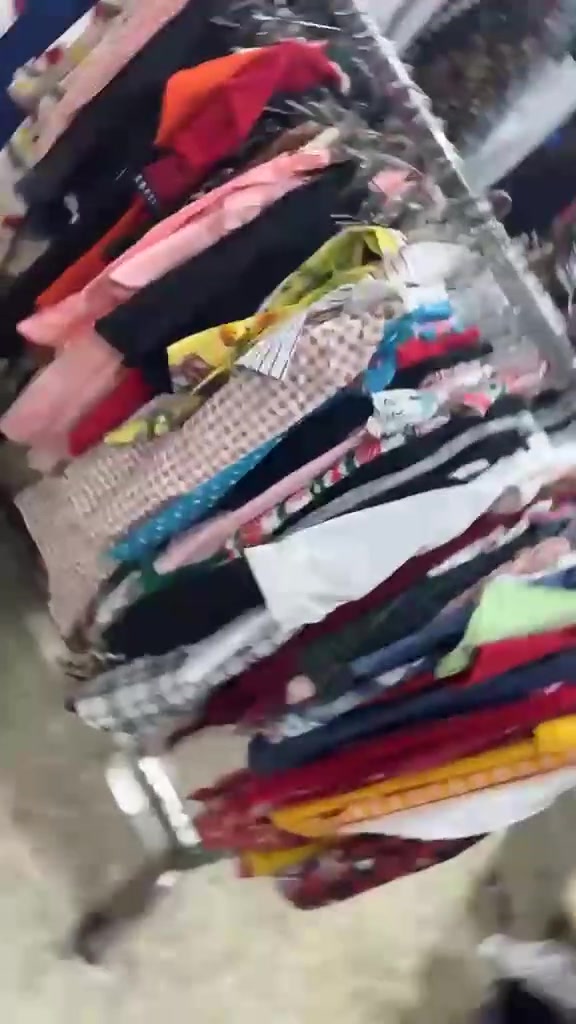 سلام عليكم محل ملابس رجالي نسائي ولادي  البيع بربيل كامل بي اكثر من الفين وخمسميه قطعه كامل ملكانات ورفوف ومكتب كامل وبسعر مناسب جدن 
اثير ***********بي واتساب 
اسيه ***********
الفاصيل خاص 
معه النقل
