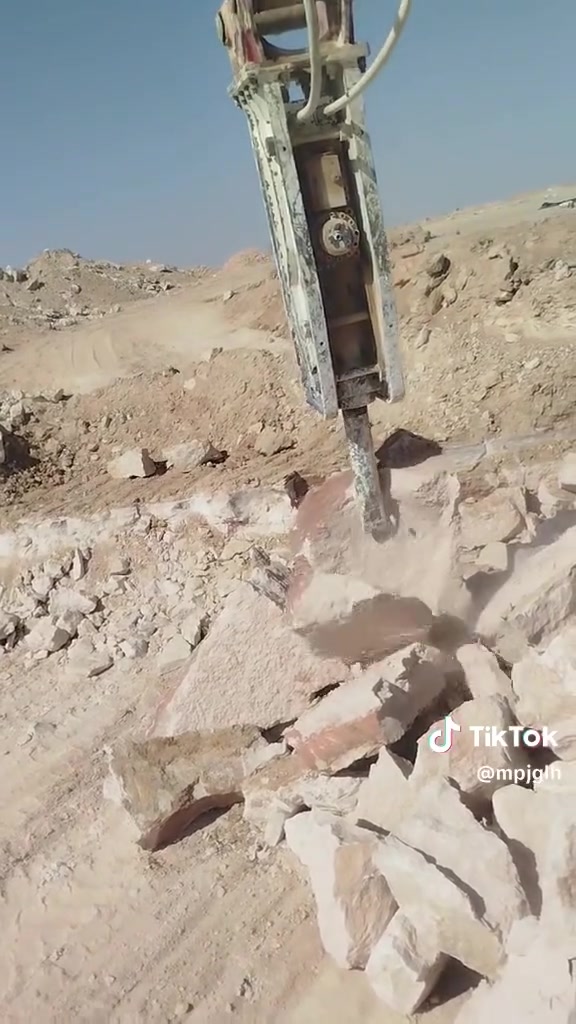 السلام عليكم يوجد عندنا حجر درجة اولى يوجد عندنا رمل درجة اولى يوجد عندنا حصو درجة اولى يوجد عندنا جص رمادي درجة اولى ***********

