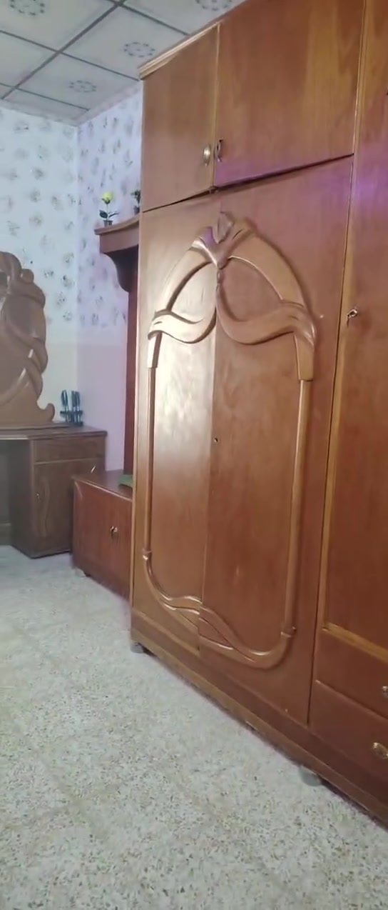 مكلف بالنشر 
للبيع غرفه اخشاب التفاصيل اتصل ع الرقم بي واتساب 
‏‪***********‬‏
