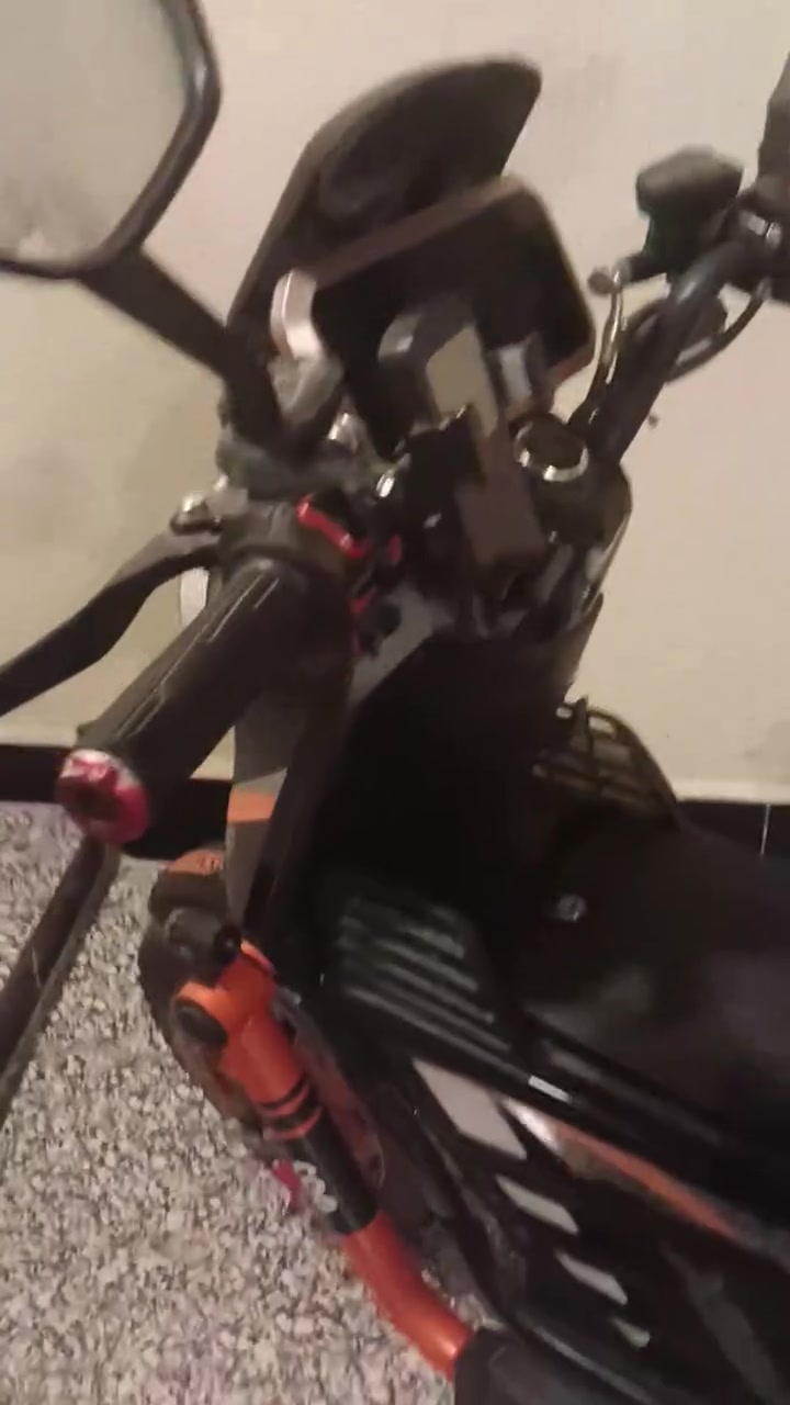 دراجه X900 نضيفه
كامل ملحقات

نقص فقط كشن خلفي طايح من سعرها مقدماً 

سويج ودبل بصمه ودبل مفتاح صندوك + شاحنتها الأصليه 

بطاريتها شرط الفحص يمشن اكثر من ٤٠ كيلو بل شحنه الوحده

استخدام ٣ اشهر خفايف 

السعر 425 وبيها مجال بسيط للشراي 

تواصل واتساب  : ***********

موقع : ألبصره - قضاء شط ألعرب - ألجزيره - نزله زين ألعابدين

