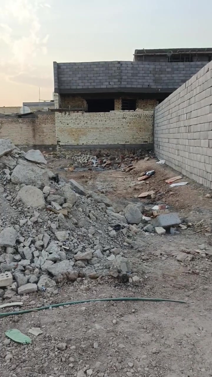 سلام عليكم قطعة أرض للبيع المساحه ١٠٠ متر طابو زراعي سند ٢٥ الموقع سبع قصور شارع المشروع قرب المستوصف شارع ٢٠ الاستفسار تصال على رقم الهاتف ***********
