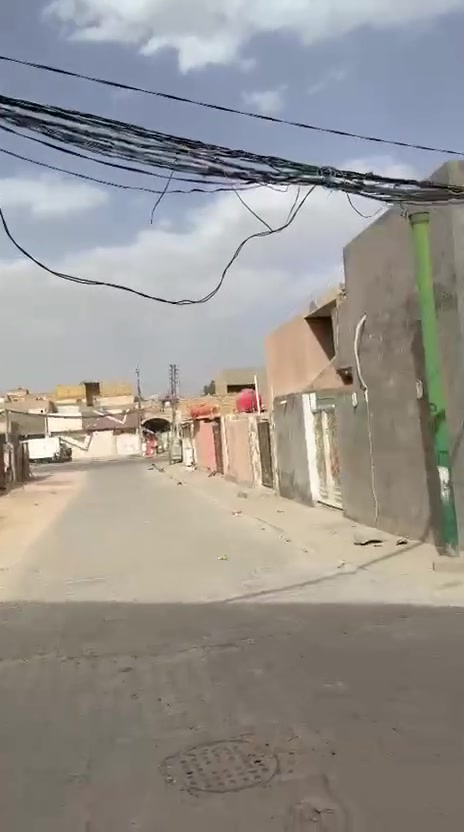 #بيت🏡 للايجار 130متر طابق ثاني يحتوى على غرفتين وصاله واستقبال. ومطبخ وتخاريج
العنوان حي الجمعيه شارع الوائلي. 
الاتصال ***********
