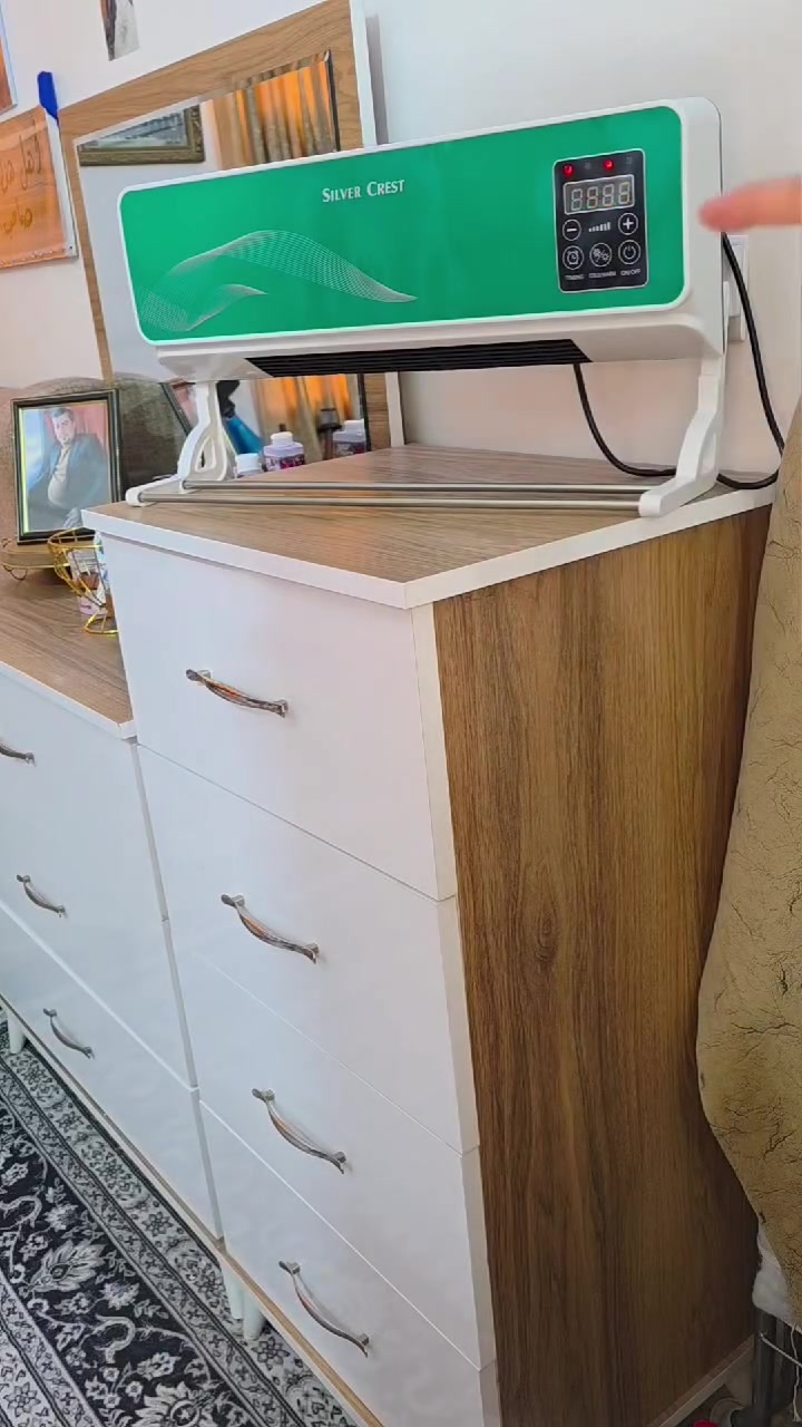 "التوصيل مجاني" لكافة محافظات #العراق❤️
السعر 40,000 التواصل عبر واتس اب ***********

سبلت حراري + منشر ملابس من سلفر كرست

الاستخدامات:

لتدفئة وتبريد الاماكن المغلقة, تجفيف الملابس

الميزات:

مصمم بشكل عصري مميز وعملي

ميزة التدفئة والتبريد (فان) مع ميزة تجفيف الملابس

ستاند من البلاسيك والمعدن لنشر الملابس

سهولة في الفتح والتركيب

شاشة لعرض درجة الحرارة والمؤقت

ازرار للتحكم في درجة الحرارة, نوع الحرارة, المؤقت

6 مستويات لتحديد درجة الحرارة والبرودة

جهاز تحكم عن بعد

المنتج يعمل بشكل مباشر على الكهرباء

الطاقة:1800 واط

ابعاد المنتج: الارتفاع 18 سم  العرض 54 سم  الطول 10 سم

طول السلك الكهربائي: 1.5 متر

الملاحظات:

لم يتم ذكر المنشا

التبريد عبارة عن فان فقط

يوجد جيويات لتثبت وربط الاجزاء
