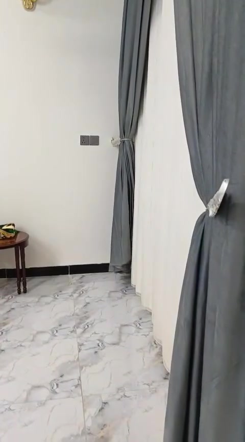 السلام عليكم للبيع بيت مساحه 200طابو زراعي 25 بالصقلاويه مقابيل جامع عبد القادر الكيلاني خلف سكلة الصباح بناء بلوك جاهز للسكن بدون نقص خدمات متوفره السعر 70مليون بي مجال للاستفسار ***********

