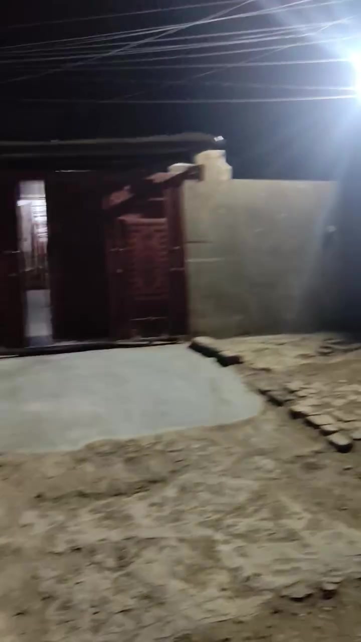 بيت البيع مسحته 300متر خلف البانزین خانه القدیمه 
بنا حدیث تابوک السعر 55بي مجال ‏‪***********‬‏
