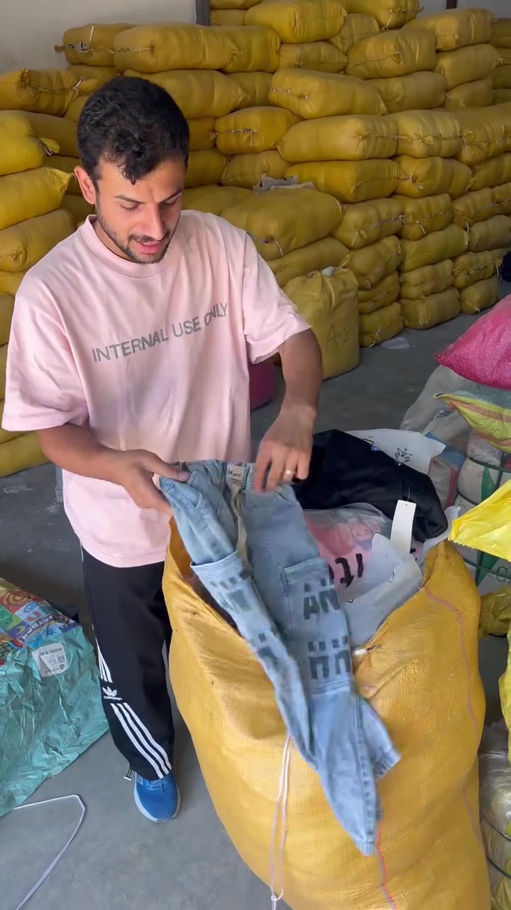 اهلا وسهلا حبايب
توفر عدنا اللوفيتو الاطفال الشتائي
مال اغلبيته طلعه وكابوي🔥🔥🔥
درجه اولى فووول ترتيب وجمال ✅✅✅
العدد ١٠٠ قطعه 
كميه قليله باقيه
للطلب والاستفسار الأتصال على الارقام 
***********
***********- واتساب 
 #
