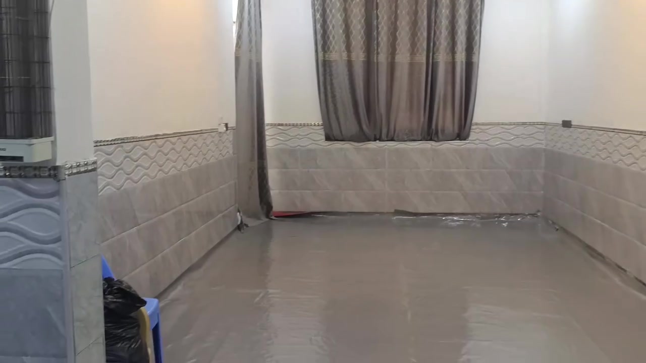 بيت البيع ابو خستاوي شارع سيد علي مساحه متين متر مشمول مجاري وتبليط ***********
