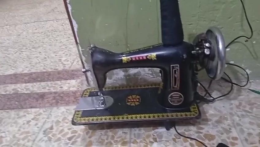السلام عليكم بنات عندي مكينه للبيع نظيفه مامستخدمه هواي والسعر 50 وبي مجال
