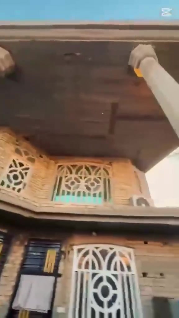 اللـهــــــــم صــــــــلِّ علــــــــــــى محـــــــمـــــــد وال مـــحـمــــــد 
دار للبــــــــــــــــيع المســـــــــاحه 200م طابـــو مــــلــك صــــرف  

    طابـــقـيـن الــطابــــــق الثــانــــي مـــعـــزول عــن الارضــــي 

                           طــــــــابــق الاول 
  غـــــــرفــــتـــيــن 2 نـــوم وكــــلـــدور ومطبــــــــخ وســـــــتقبال ومجمــــــــع صحيـــــــــات داخــــل وخــارج وكـــراج سيـــــاره 

                           الـطابــق الثـانـي 
غــرفـــتــيـــن2 نـــــوم وكـلــدور ومجــــــمـــــــع صحــيــــات 

عنـــــــــوان حــلــــه شـــارع الطـــهـــمـازيـــه مـــقــابـــيــل مـول اهــــل الخــــيــــر طــهــــمـــازيـــه 

         يـــبـــعــــد عـــن الـــشــــارع 50مـــتــر او اقـــــل 

اتــــــــــرك تعلـــــــــــق ويــــــــتم الـــــــرد خــــــــــــاص او اتصــــــــال ***********  او 

 مراجعـــت عــقــــارات الربيـــــــعي ولــــمـوقــاولات الــعامـــه  حــــلـــه شــــــــارع 100قـــــــرب جســـــــر المشـــــــات 
                     
                        ملاحــــــــضه 
عنــــــــدك عقــــــــار اتريــــــــــد اتأجــــــــره او اتبيــــــــــعه اتفضـــــــــل خـــــــاص او اتصــــــــال ***********
