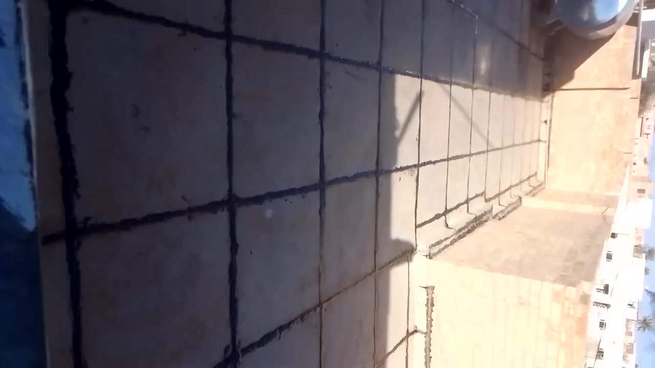 الشتاء على الأبواب عالج سطح بيتك.. كل طرق المعالجة نشتغلها..
1قلع الماستك القديم واضافه. جديد مساتك بغداد الاصلي.. 
..2 كوي الايزوكام فوق الاشتايكر او السطح العادي او السيارميك والماشي والسدويج بندل. 

3معالجة الرطوبه  .. بمعجون مطاطي للتشققات وابااصباغ اصليه المانيه 🇩🇪 وتركية 🇹🇷 تعزل الرطوبه وبضمان.. 

.. تطبيق الاشتايكر بكافة تفاصيله.. 
لتواصل.. 
هاتف ***********6
