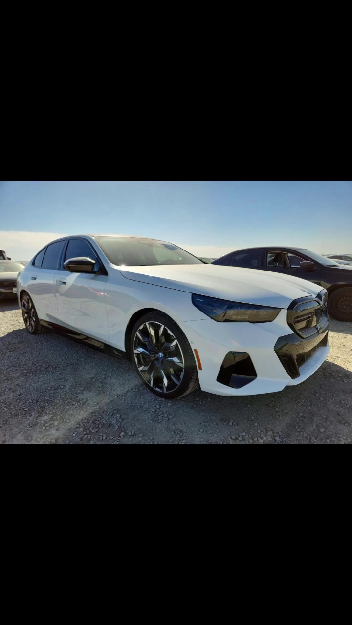 بي ام دبليو M60 • ٢٠٢٥ • مزاد ٦/١٠/٢٠٢٦
