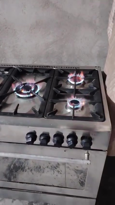 ابيطباخ يطالي نوعيه ثقيل نضام ممه مكان بصره زبير ويوجد خدمه توصيل سعره 225 وبي مجال جام مابي ***********
