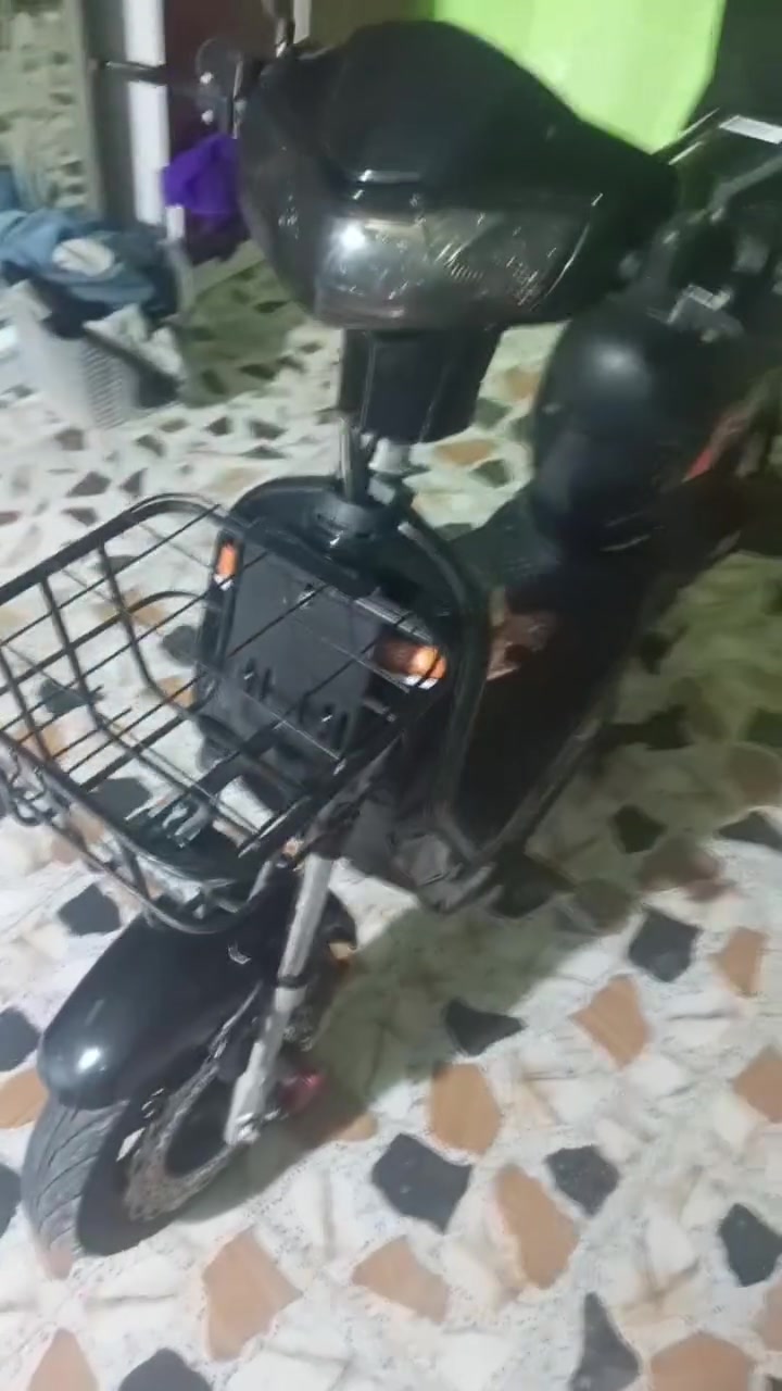 السلام عليكم ورحمة الله وبركاته 🌹

🚲 دراجة شحن للبيع مع كامل الملحقات

🔹 الصناعة: كورية 🇰🇷
🔹 النظام: بصمة + كارت + سويچ
🔹 كاملة بدون أي نقص
🔹 جاهزة للعمل والخدمة

💰 السعر: 330 ألف دينار — قابل للتفاوض للجادين 🤝

🧼 وبالخدمة والنظافة تسوى أكثر من سعرها.

📍 الموقع: بغداد – قرب أقواس الدورة

📞 للاستفسار وباقي التفاصيل:
***********

للجادين فقط، والله يرزق الجميع 🌹
