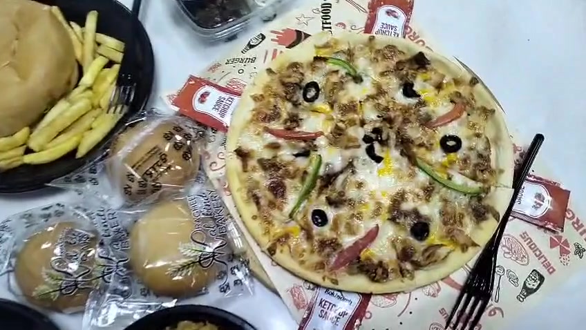 عرض 1🍽️✨ أطيب الوجبات صارت بين إيديك!
إذا كنت من عشّاق الأكل الطيب والنكهات المميزة 😍
جهّز حالك… لأنو القادم ألذ بكتير!

📸 تابعونا وشوفوا صور وجباتنا الشهية
🔥 أطباق بتشهي… وطعم ما بينتسى ... واسعار مناسبة

مطعم كوزجي 
📌 العنوان: بغداد - المحمودية  - حي ١٧ مقابل صيدلية ابو امير 
⭕  يتوفر توصيل  #للطلبات : ***********
***********
***********

#تفاعلوا #بغداد #المحمودية  #حي ١٧  #كريسبي #شاورما# تجهيز مناسبات بقل سعار
