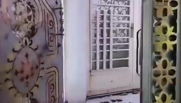 السلام عليكم شلونكم شباب بيت اللبيع مساحته ١٠٧ البيت جاهز على آخر حبايه يعني مفول سعر ٧٠ وبي مجال العنوان قرب بيت ابو ياس الاستفسار *********** فقط واتساب
