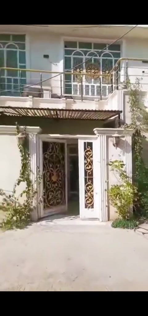 🏡 عرضنا لهذا اليوم مميز جداً 🔥
دار للبيع في الثورة الشرقية – موقع ممتاز وقريب على شارع المحلات / بيت جبور.
📐 المساحة: 75 م²
🏠 بناء: نظيف جداً – طابقين
🛏️ 3 غرف نوم
🛋️ هول + استقبال
🍳 مطبخ
🚿 صحيات
📜 طابو صرف
✨ مكان هادئ ومخدوم ومناسب للسكن.
💰 السعر: 90 مليون فقط
🤝 يوجد مجال قليل***********
📞 للاستفسار والتواصل:  ***********
                          ***********
