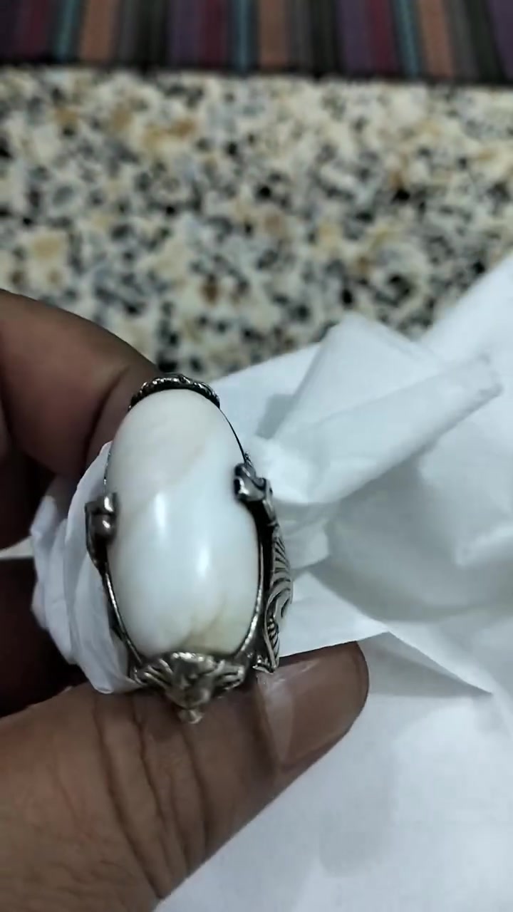 تحفة من أراد الاقتناء عطف بصياغة مصورة أبا الفضل العباس عليه السلام الصائغ المبدع وليدخالد المشهور بابل
