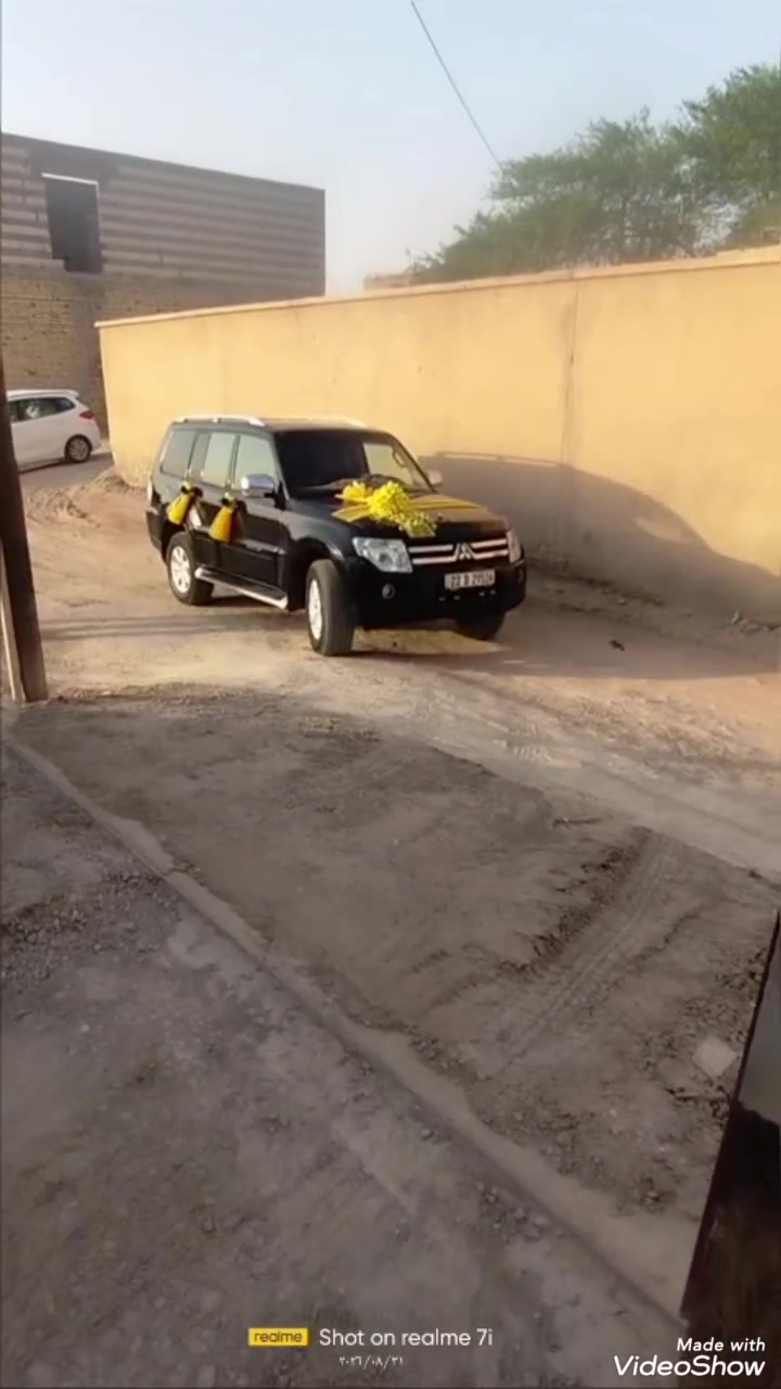 يا الله سلام عليكم باجيرو حبتور مديل ١٣فول مواصفات متومه اربيل انگليزي طبق الاصل ويه الشاصي جاهزه وعله ايدي گصه قماره فقط مواصفات 
فتحه سلايت روف طكتين 
شاشه تاب 
تحكمات ستيرن 
ثلاجه 
مرأي كهرباء شفط 
اشاير بل مرأي 
يدات كروم 
تبريد تلث قطع 
سبعه راكب 
فور ويل دبل گير 
تخم تاير جديد توني شاده 
حداده توني نافضه كلهه 
كرووس سرعه السياره جاهزه من كل النواحي السعر ٦٥ مكاني بصره قضاء لمدينه رقم الهاتف ***********

