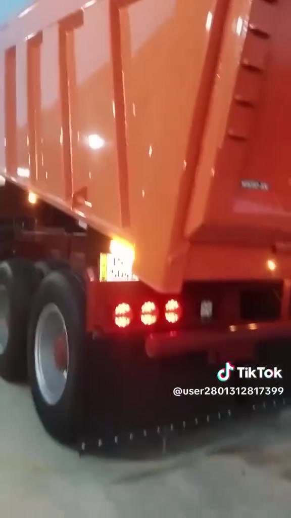 السلام عليكم للبيع  او مرواس حسب القناعه البي أثنه بلادي موديل ٩٢ مجموعه جيف رباط عدل ٢٤ مكينه ٣٥ تيربو كير ٥٥ فافون بدي تفصال جديد قماره جديده بدون صبغ شاصي كلاب بلادي مكفول المكان نجف المناذره للاتصال ***********
