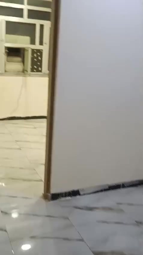 السلام عليكم...
شُقة نظيفة وحلوة للإيجار 
سبع ابكار_ الشارع الرئيسي، بالقرب من ماركت بابو
على الشارع العام 
تحتوي على غرفتين منام
الشقة طابق 1 
يعني بالطابق الأرضي اكو شقة
وبالطابق الثاني ايضاً شقة 
مكان مرتب 
مصعد 24 ساعة شغال + خدمات 
سعر الإيجار 425,000

للإستفسار، الإتصال على الرقم او واتسآب:
***********
