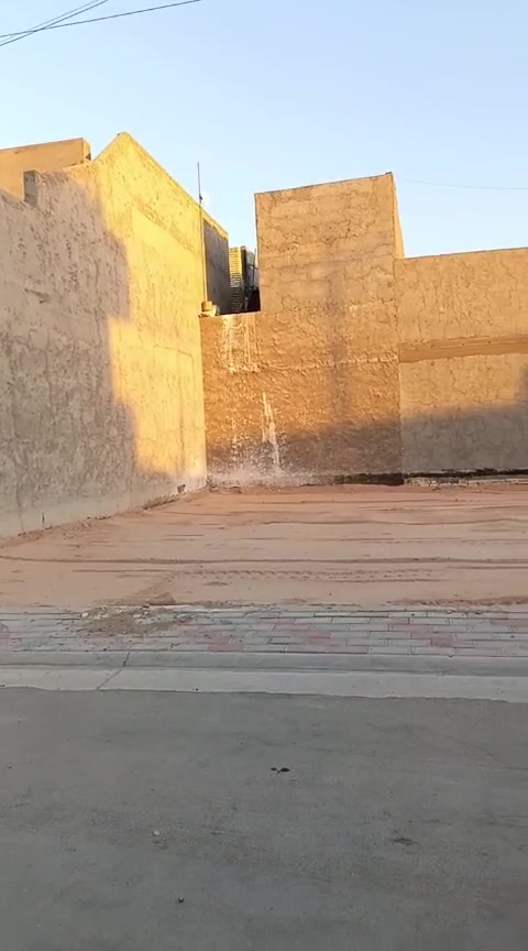 يالله قطعه للبيع طابو زراعي سند ٢٥ المساحه ١٤٧ متر خدمات كامله خدمات كامله العنوان كربلاء قضاء طويريج حي ابو جوعانه للاستفسار التواصل على الرقم او مراجعه المكتب ***********
