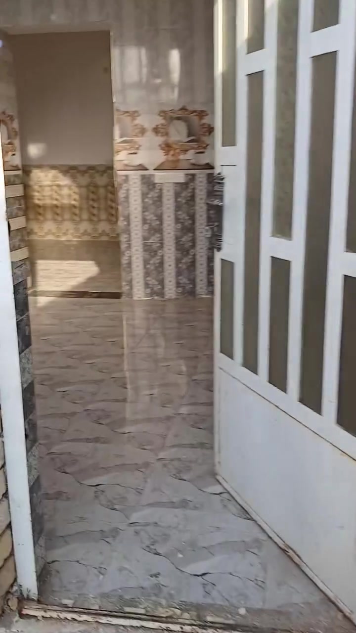 بيت للايجار  حي الامير الثاني قرب جمده مساحه١٥٠  كامل بناء حديث كله سيراميك لي يريد يتصل *********** ع الرقم
