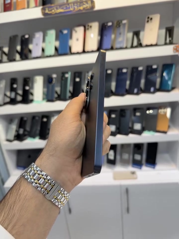 🔥 مستعمل — Samsung Galaxy S26 Ultra 🔥

💾 الذاكرة: 256GB

📱 المواصفات:
• شاشة 6.9 إنچ Dynamic AMOLED 2X
• دقة QHD+ ومعدل تحديث 120Hz
• معالج Snapdragon 8 Elite Gen 5 for Galaxy
• كاميرا رئيسية 200MP
• زوم بصري 3x و5x
• تصوير فيديو 8K
• بطارية 5000mAh
• شحن سريع 60W
• يدعم S Pen
• Galaxy AI
• شاشة خصوصية مدمجة

📍 العنوان: كربلاء — حي العامل — السوق الأخير
📞 للتواصل: ***********

🔥 السعر 1,250,000 دينار فقط 🔥

