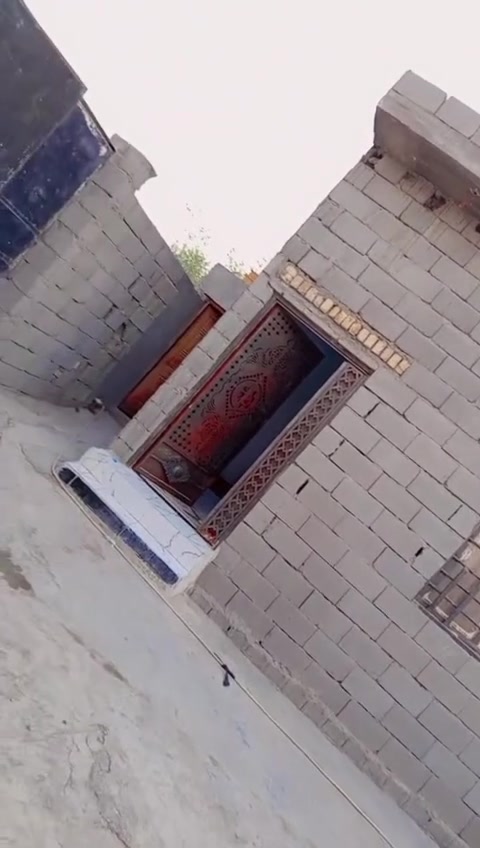 بيت للبيع شارع المكصب قرب شارع 15 غرب المعامل ماساحة 300 غرفتين وديوان وصاله ومطبخ سعر 33 وبي مجال البيت زراعي السكف سندويج والديوان كونكريت الستفسار ***********
