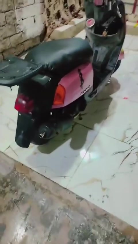 ماكس بوليسي نازل دراجه مفتوحه مره واحده بوشتها 55 فيها كلتجات رياضي  ابيها كزوز صجمي بلادي وصدر ار بي ام ودب الخلفي الرياضي رايدها ب 700 وبيها مجال مكاني بصره بقرنه  رقم الهاتف ***********
