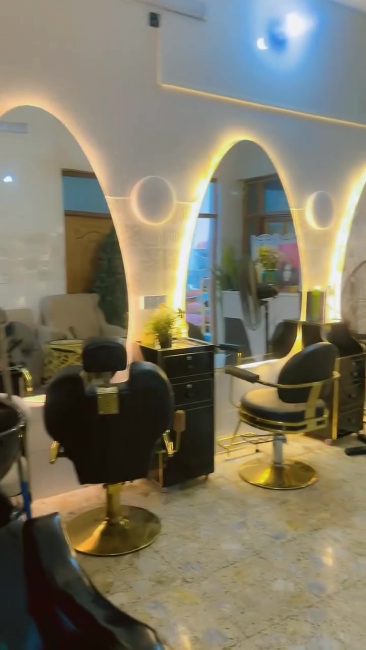 صلون كامل لليجار ببغداد شعب حي سومر شارع المدارس ***********
