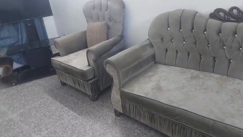 مرحبا تخم للبيع نظيف نسبه نظافته ٨٥ بغداد الغزالية 
***********
