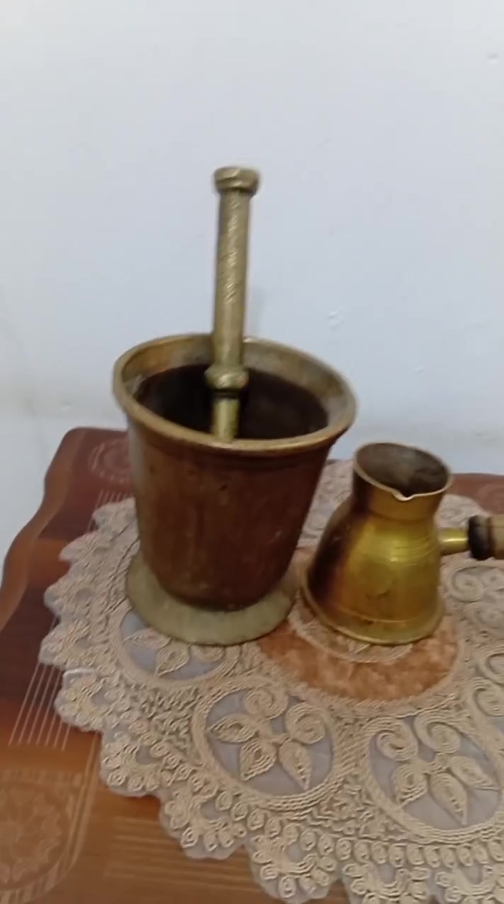 السلام عليكم للبيع هاون قياس ١٦ مع دله العنوان بغداد الدوره رقم ***********السعر  ٦٥ م التوصيل
