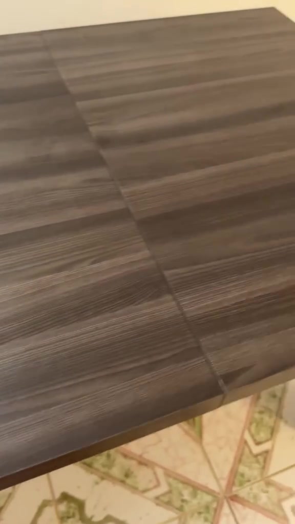 سلام عليكم ميز طعام للبيع نضيف كلش سعره 55000الف بس***********واتساب
