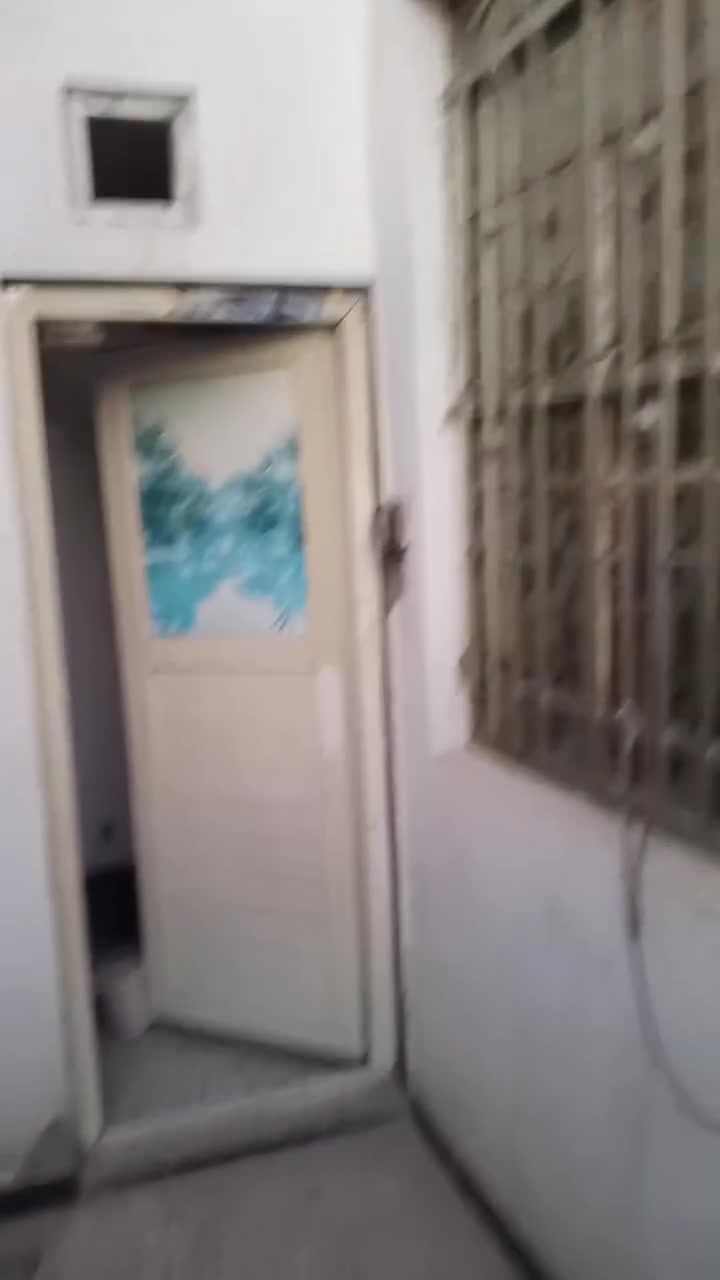 بسم الله وعلى بركه الله نبدا،،،،
بيت للإيجار مساحته 50 متر،،

غرفة نوم وصاله وحمام،،

ايجاره 158 الف ،،

مقدمه شهرين،،،

في كوفة حي ميسان نهايه الكيات شارع الزوار القديم خلف سكله الكرعاوي،،

للاستفسار الاتصال بالرقم ***********

نص مكتوب في الصور:
- ***********