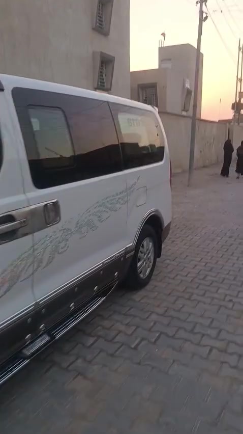 السلام عليكم 
ستاركس موديل 18 مفتوح محور مسكر مكينه وتبيريد شرط كفالة بيها مدكر الكدام مبدل فقط جهت العبري وجاملغ الخلفي وراء سايق بيه ضربه شبر سياره رقم بصره بسمي سعر 210وبيها مجال رقمي ***********
