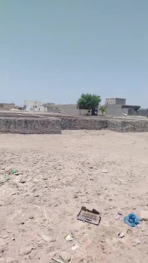 السلام عليكم يوجد لدينا بتلووووو للبيع في منطقه حي الجوادين قرب السكه مباشرة المساحة 375واصلته كل الخدمات بوري الماي باب والكهرباء بالباب السعر بلاشششش 15وبيه مجال للستفسار للاتصال المباشر ***********@
