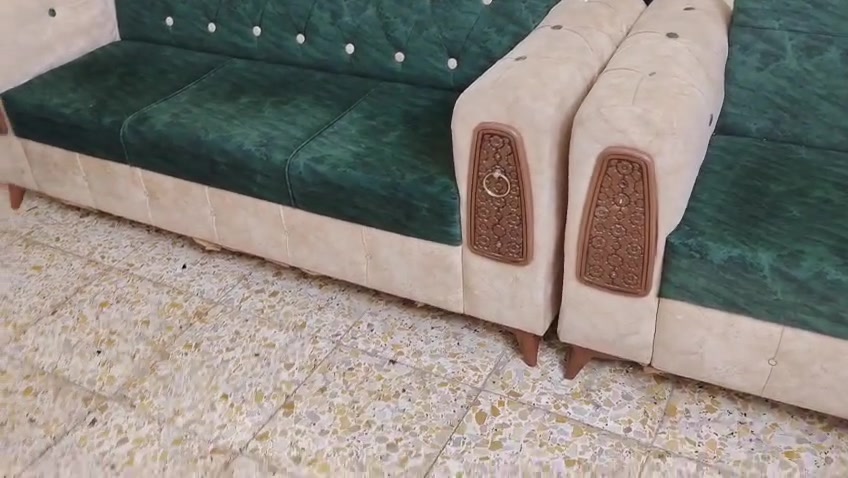 سلام عليكم تخم عشر مقاعد للبيع نضيف بلوك ***********
السعر 400وبي مجال
