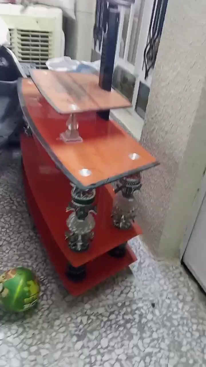 الحريه الثالثه • ١٥ • طاولة